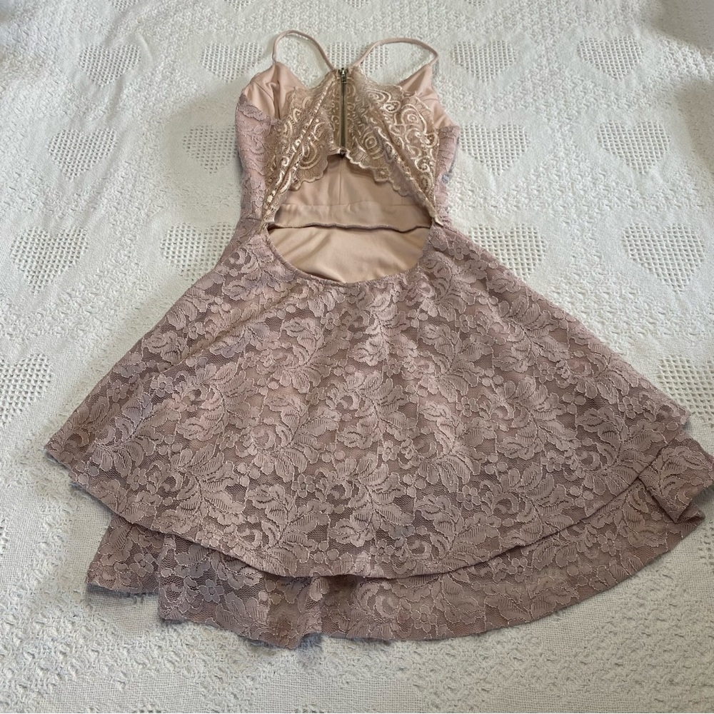 Windsor Lacey Open Back Mini Dress (M) - Picture 6 of 10